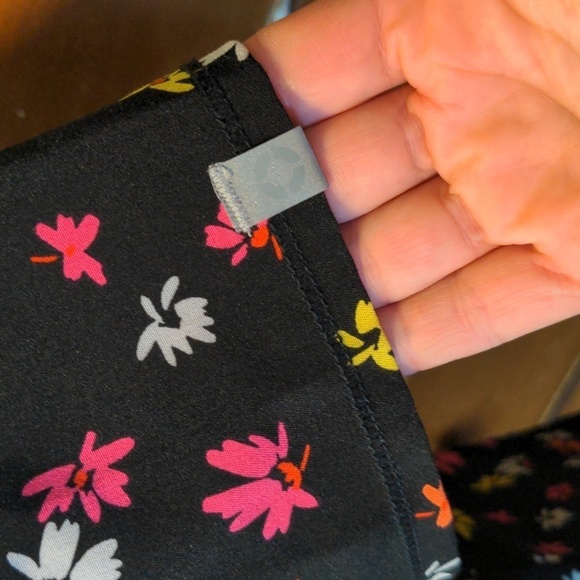 CHEROKEE INFINITY floral stretch scrub top Sz M - Picture 5 of 11